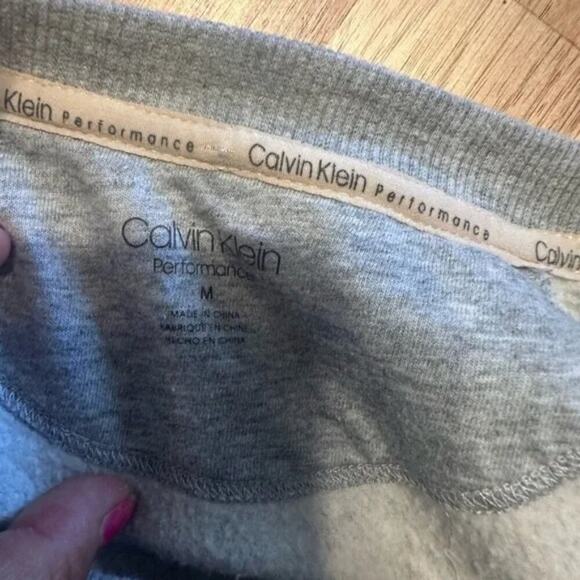 Calvin Klein Performance Grey Sweatshirt – Activewear Comfort, Size M - Picture 2 of 6